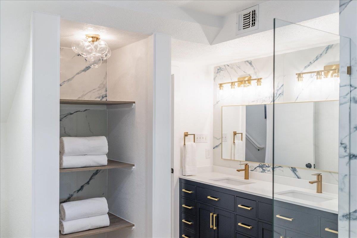 1306 Quaker Ridge DR