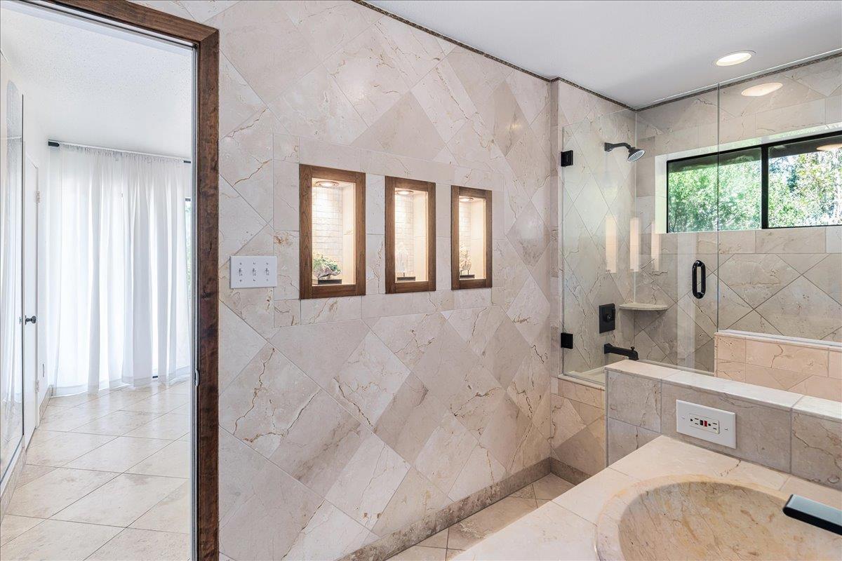 1306 Quaker Ridge DR