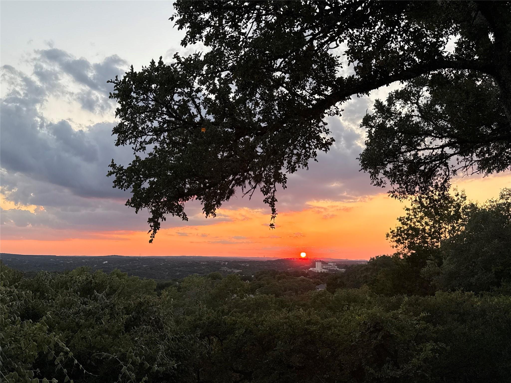 1306 Quaker Ridge DR