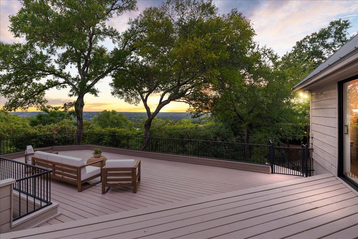 1306 Quaker Ridge DR