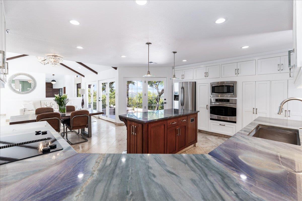 1306 Quaker Ridge DR