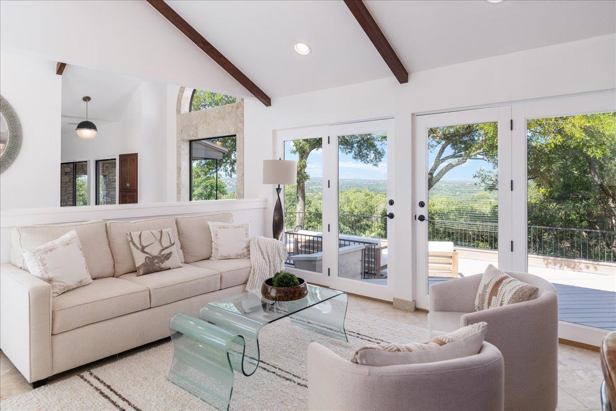 1306 Quaker Ridge DR