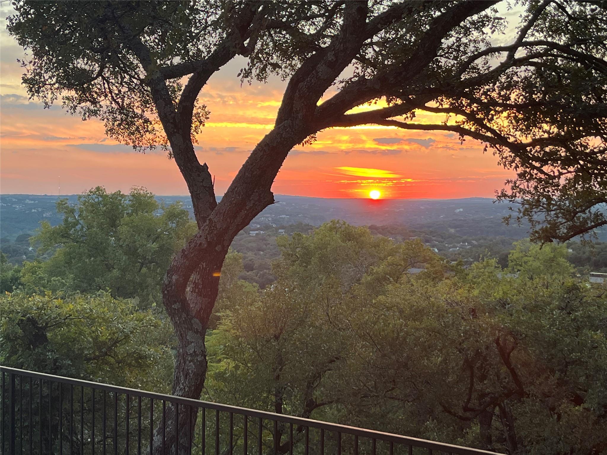 1306 Quaker Ridge DR