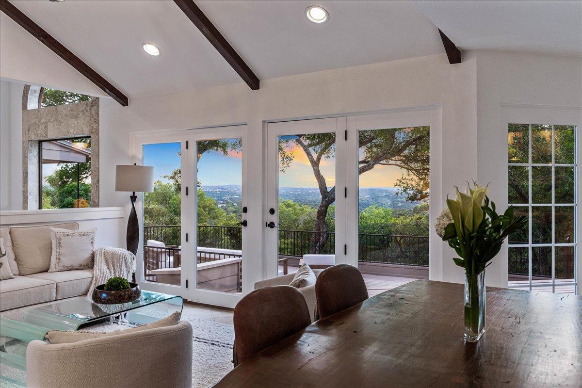 1306 Quaker Ridge DR