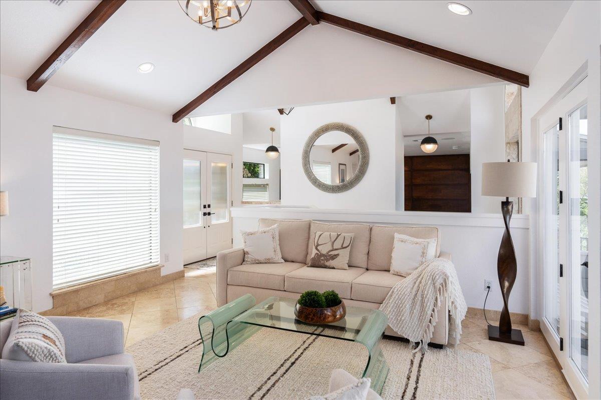 1306 Quaker Ridge DR