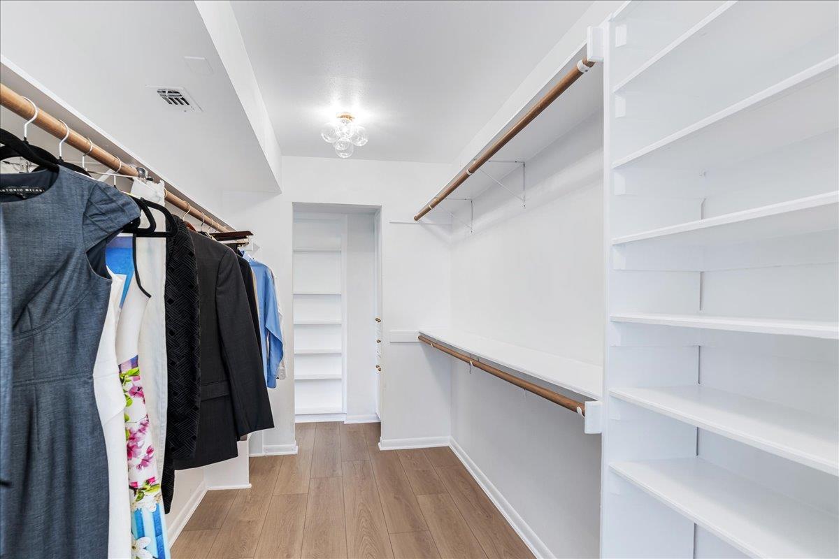 1306 Quaker Ridge DR