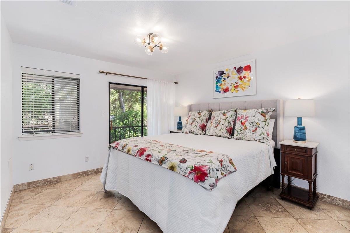 1306 Quaker Ridge DR