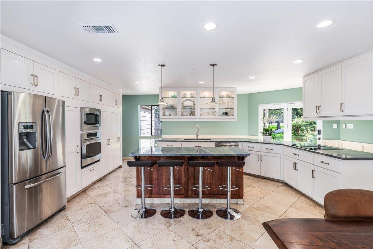 1306 Quaker Ridge DR