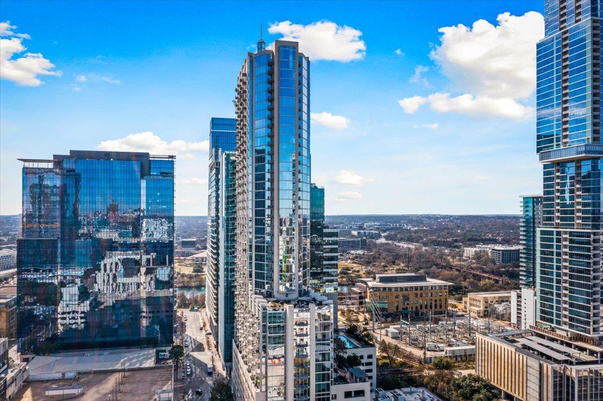 360 Nueces ST # 4305