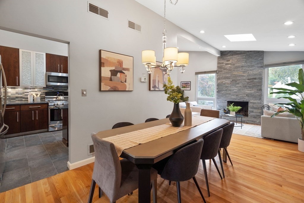 89 Cedar Rd N