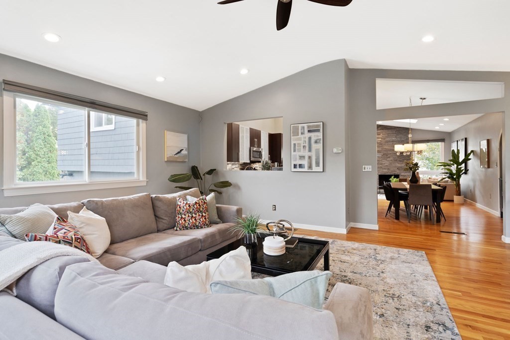 89 Cedar Rd N
