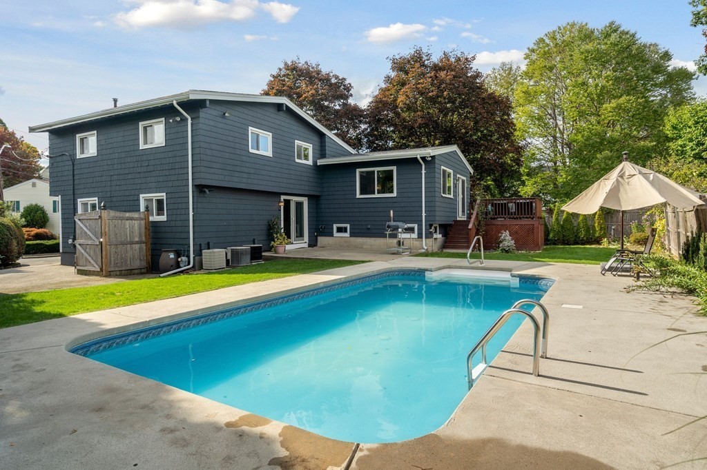 89 Cedar Rd N