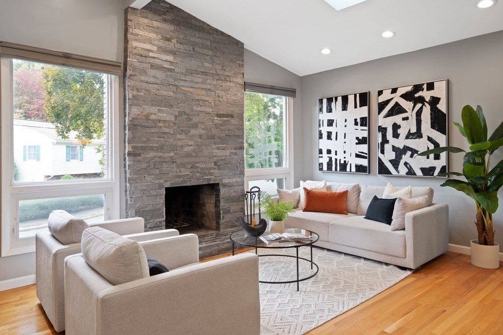 89 Cedar Rd N