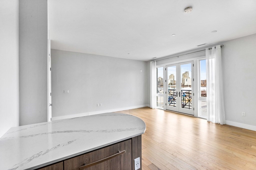 10 Shipyard Dr # 204