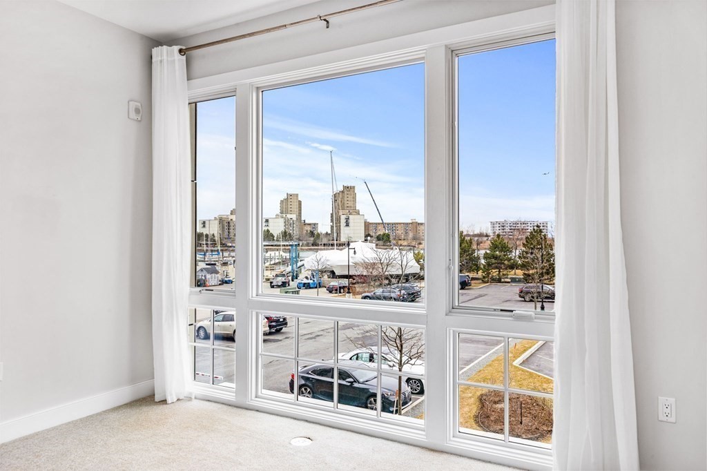 10 Shipyard Dr # 204