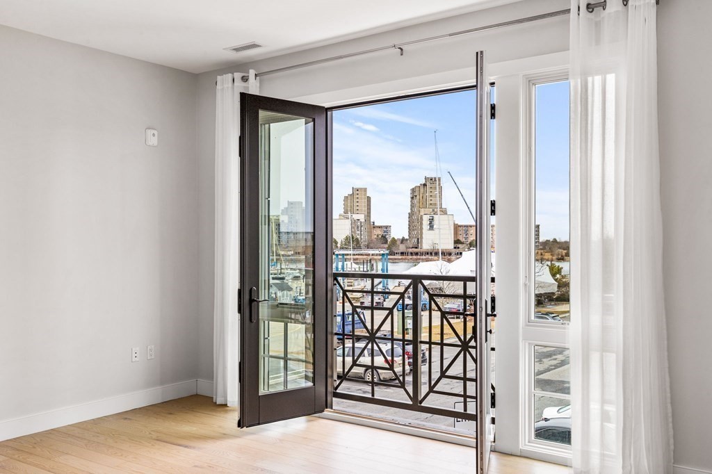 10 Shipyard Dr # 204