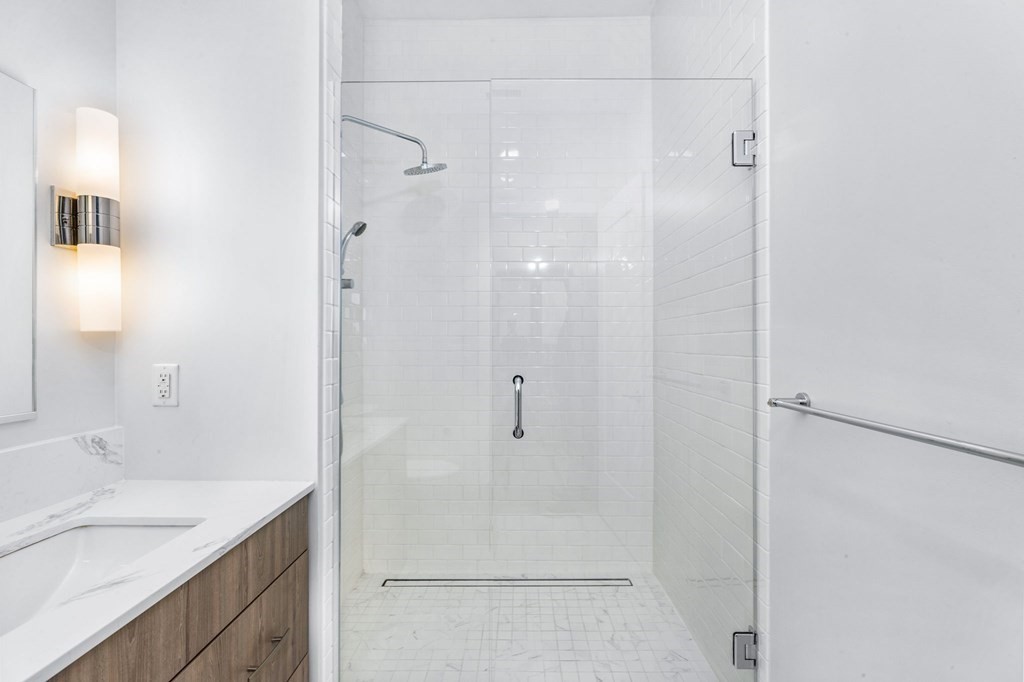 10 Shipyard Dr # 204