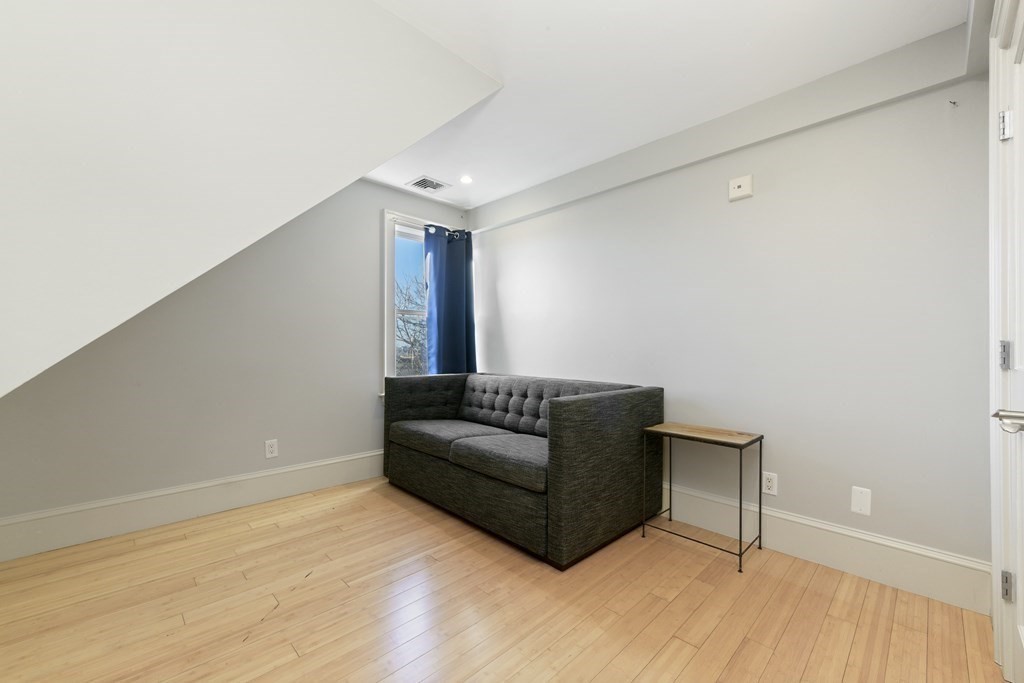 41 Cushing Ave # 4