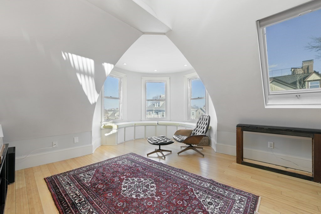 41 Cushing Ave # 4