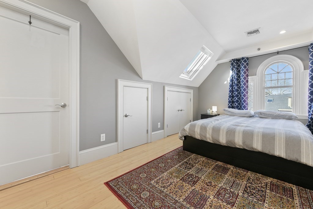 41 Cushing Ave # 4