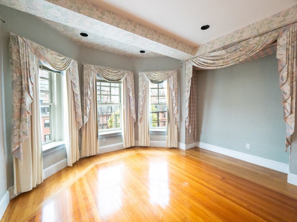 218 Commonwealth Avenue # 04