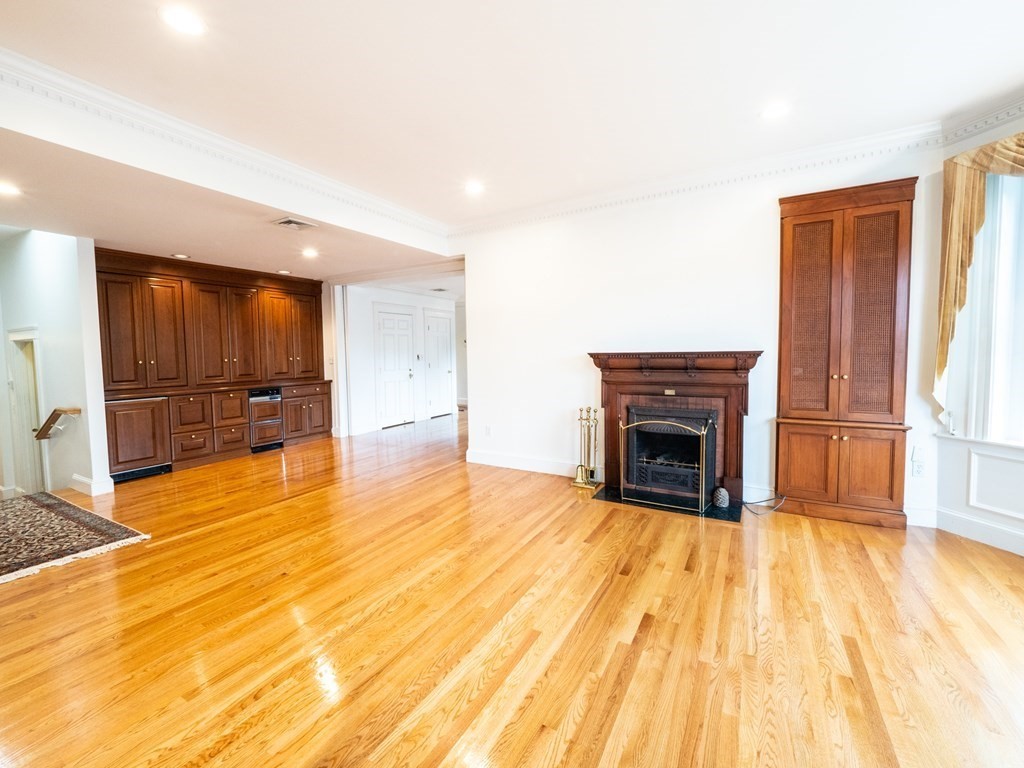 218 Commonwealth Avenue # 04