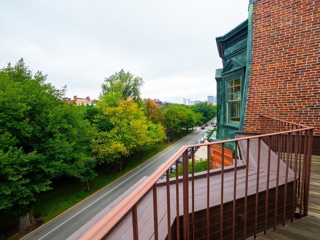 218 Commonwealth Avenue # 04