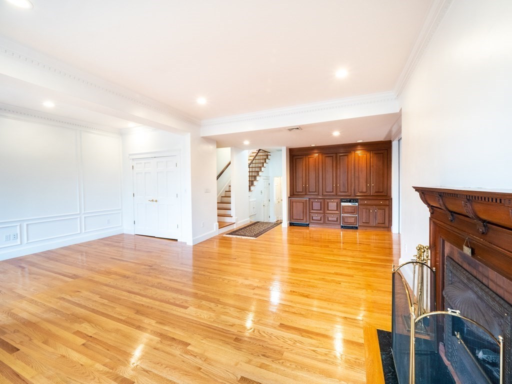 218 Commonwealth Avenue # 04