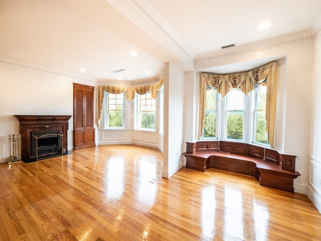 218 Commonwealth Avenue # 04