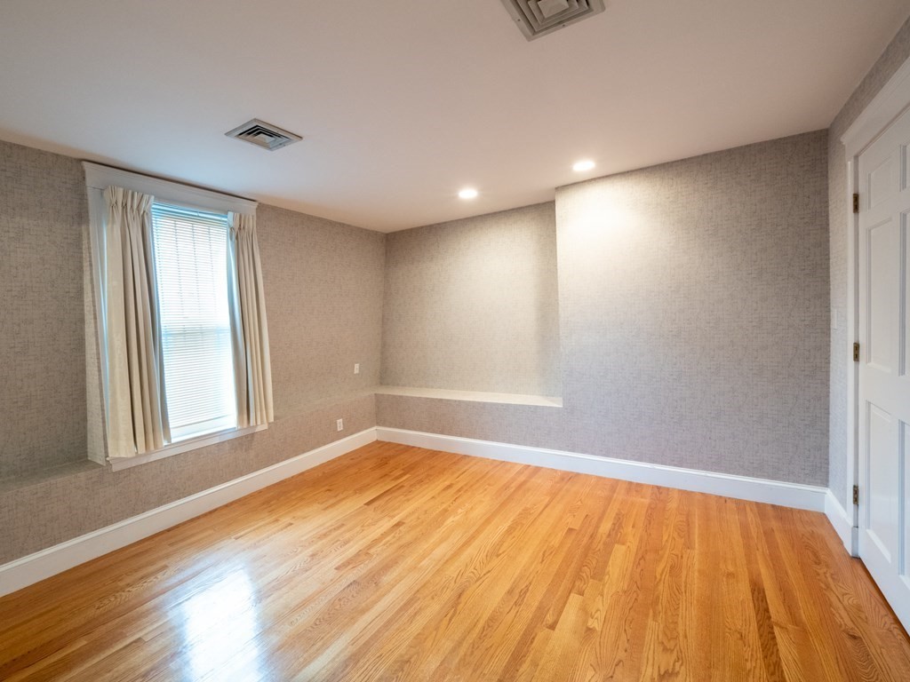 218 Commonwealth Avenue # 04