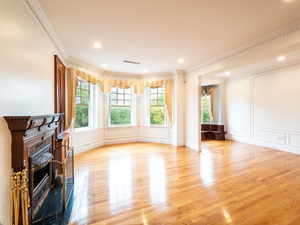 218 Commonwealth Avenue # 04