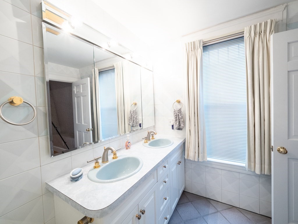 218 Commonwealth Avenue # 04