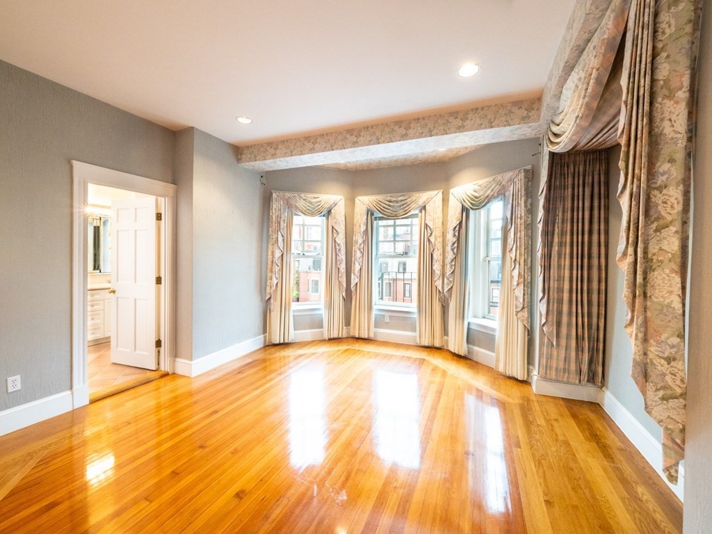 218 Commonwealth Avenue # 04