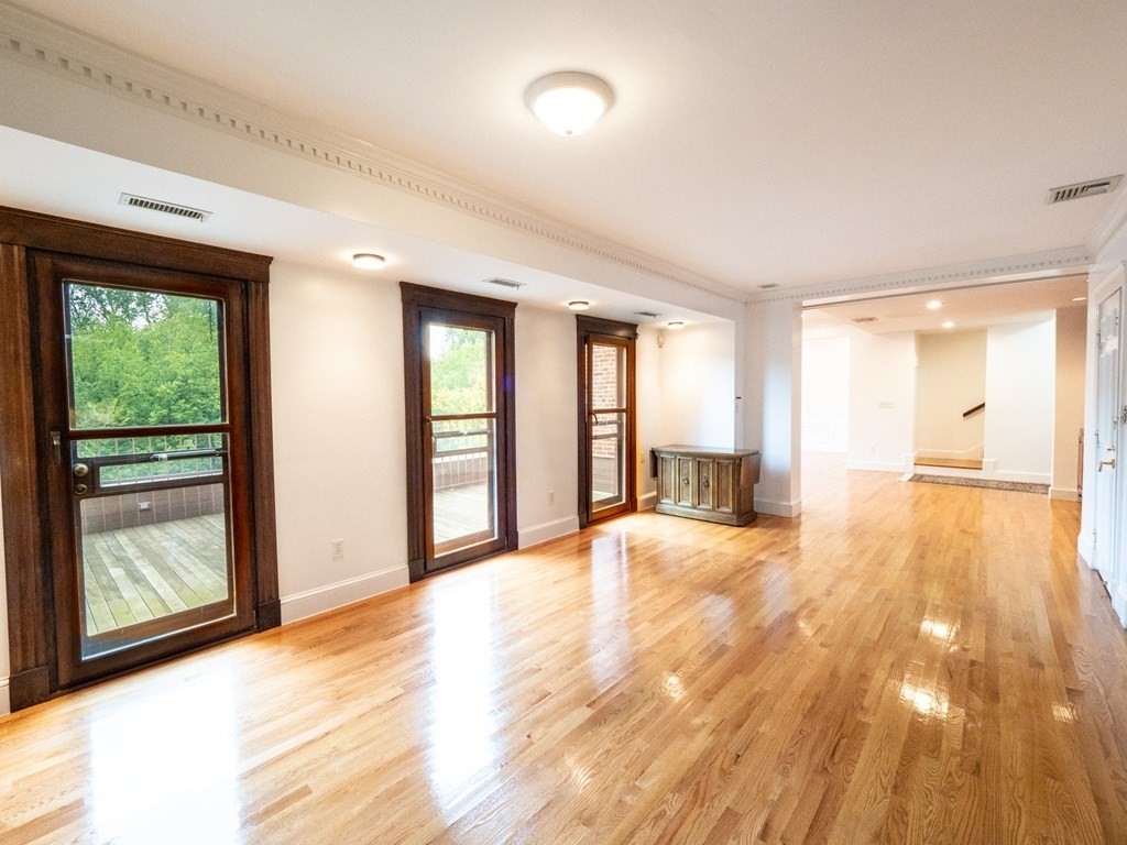 218 Commonwealth Avenue # 04