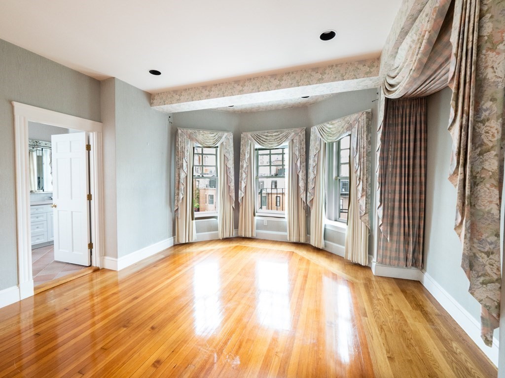 218 Commonwealth Avenue # 04