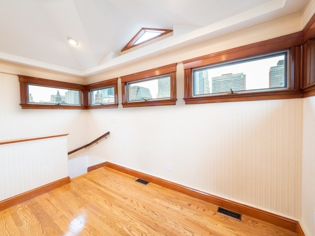 218 Commonwealth Avenue # 04