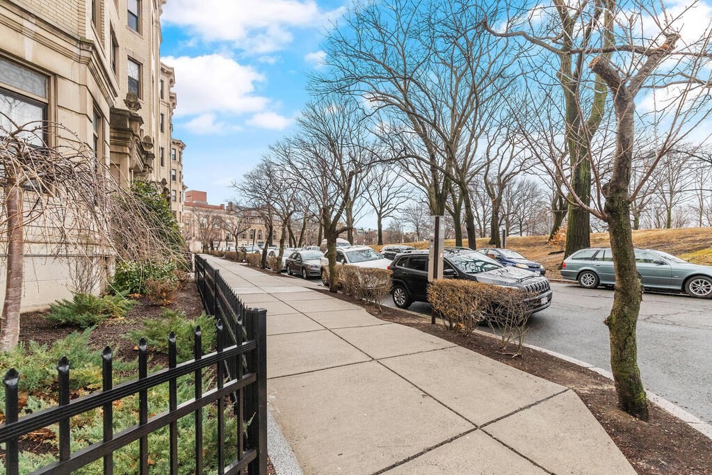 56 Charlesgate E # 135