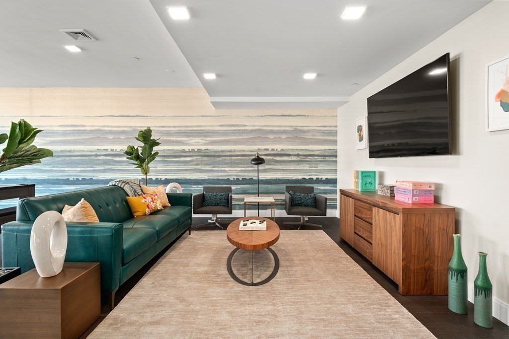11 Walley Street # 408