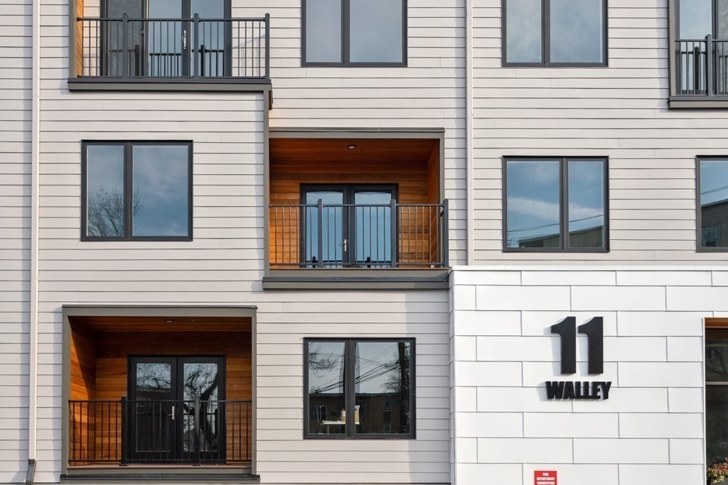 11 Walley Street # 408