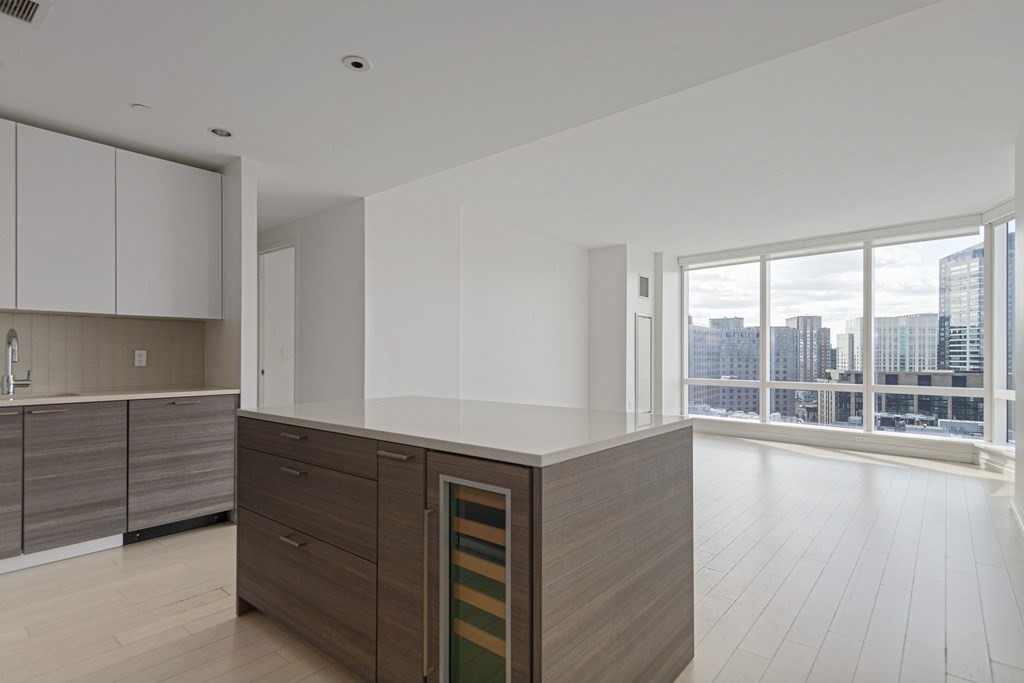 1 Franklin St # 2101