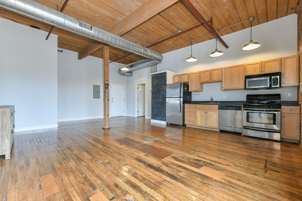 244 Brighton Ave # 406