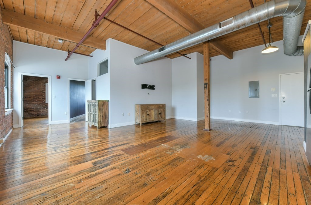 244 Brighton Ave # 406