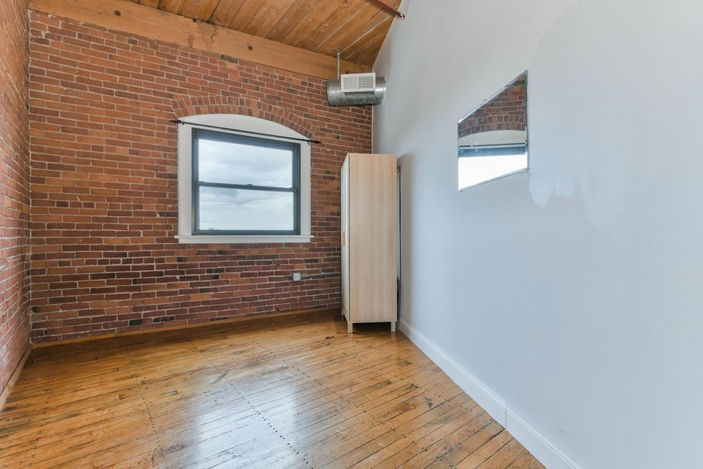 244 Brighton Ave # 406