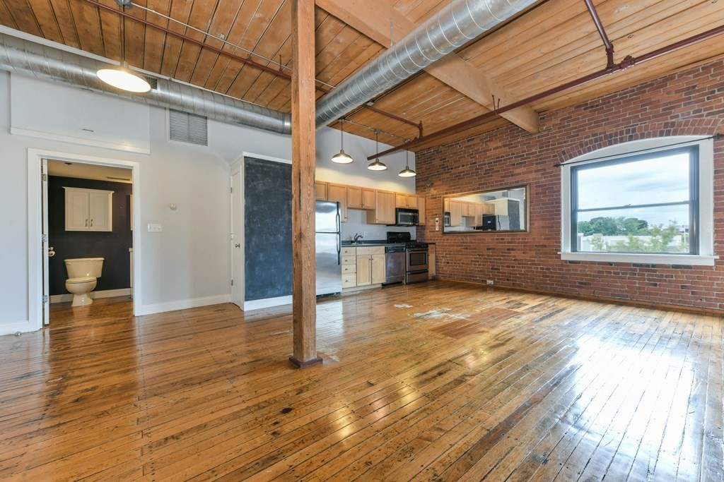 244 Brighton Ave # 406