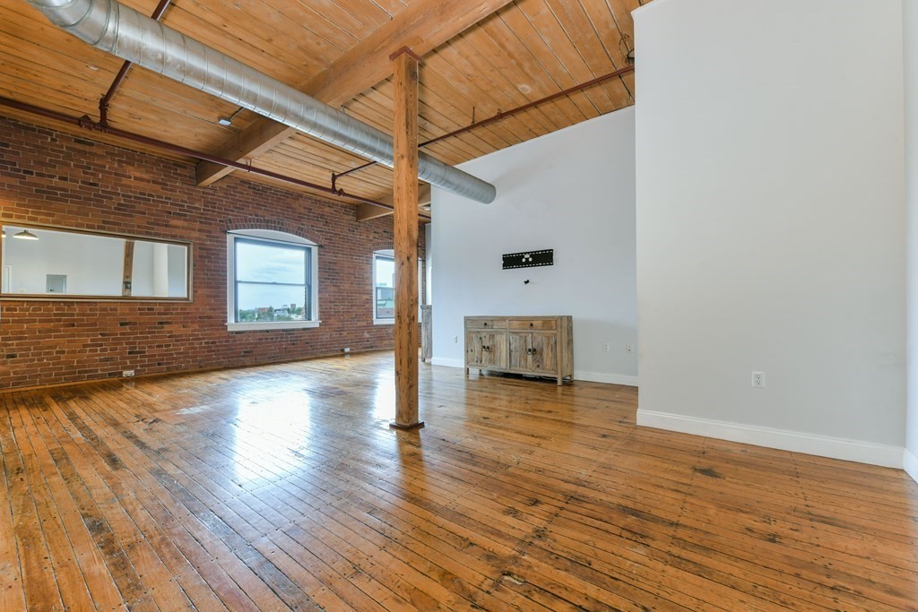 244 Brighton Ave # 406