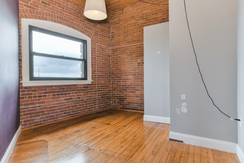 244 Brighton Ave # 406