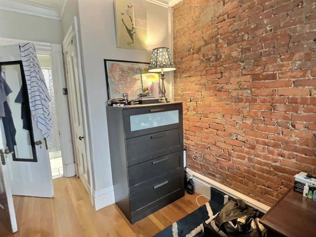 259 W Newton # 9
