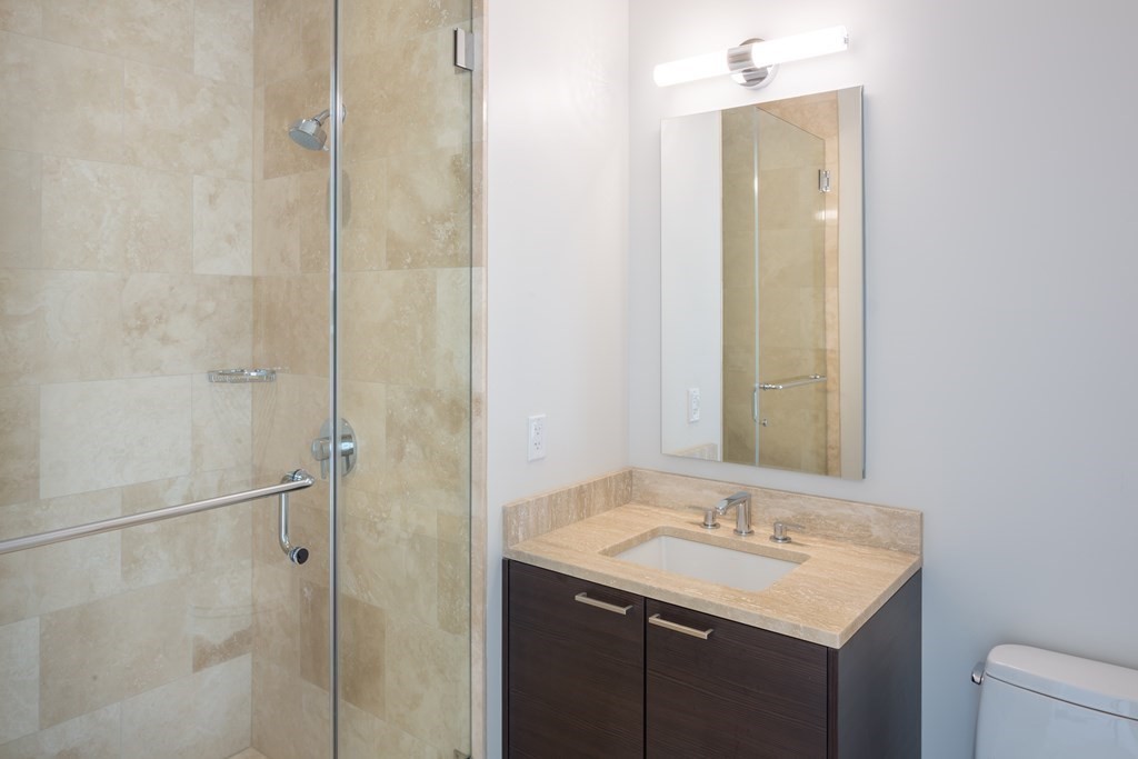 1 Franklin Street # 3903