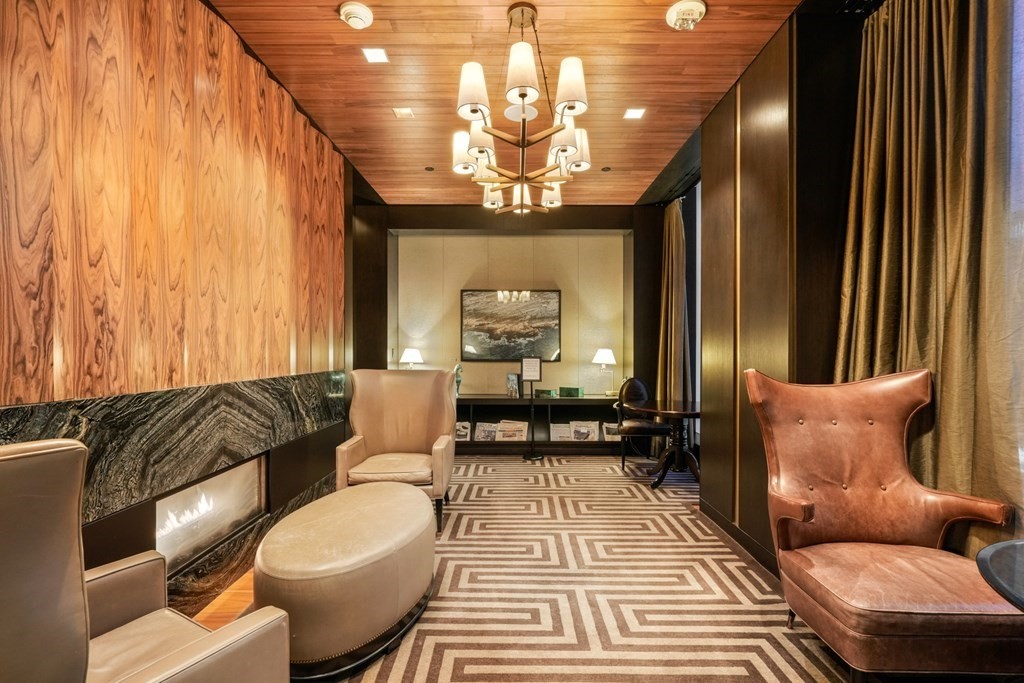 1 Franklin Street # 3903