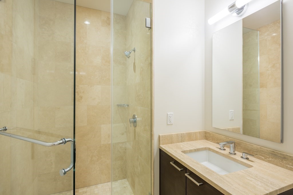 1 Franklin Street # 3903